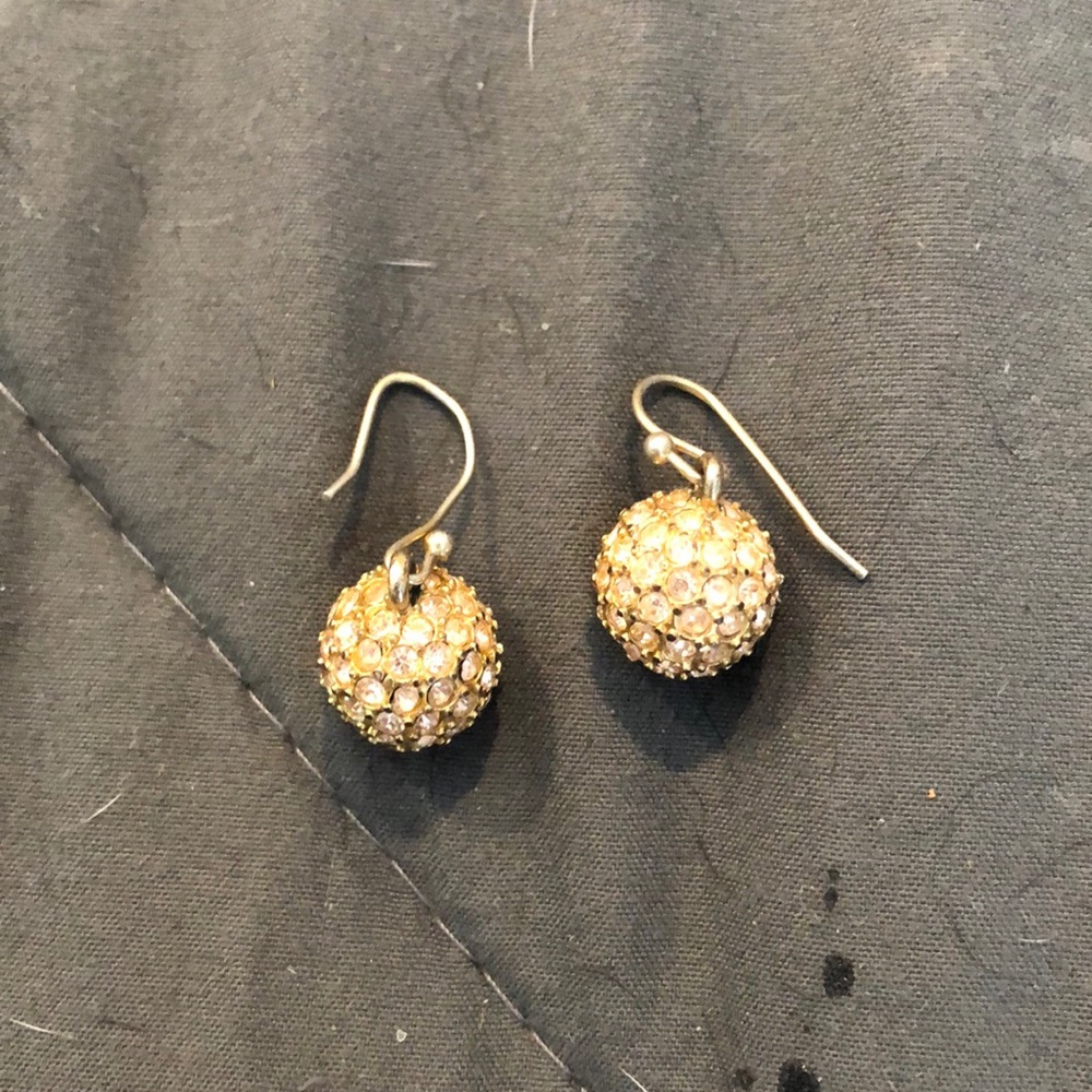 ❣️{BUY IT NOW SALE} $6 Gold color round earrings